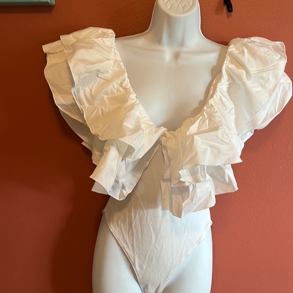 Zara Tops Zara White Ruffle Poplin Bodysuit Poshmark